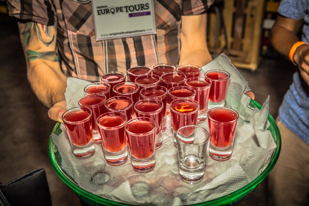 pub crawl budaest 2015